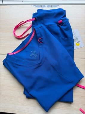 Med Couture Royal Blue Scrub Set with Pink Accent. PANTS XS /TOP S